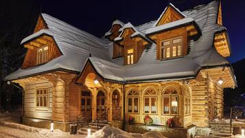 Front of property - evening/night