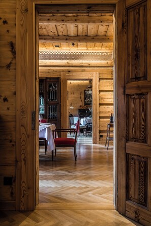 55-inch LED TV with digital channels, Netflix, books - Willa Elżbiecina (Zakopane)