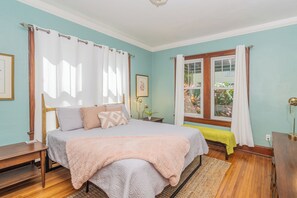 2 soverom, strykejern/-brett, wi-fi og sengetøy