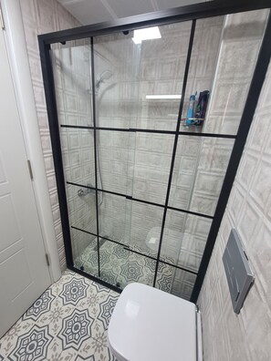 免费洗浴用品、吹风机、拖鞋