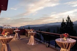 تناول الطعام بالخارج