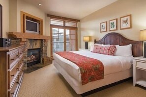 3 bedrooms, iron/ironing board, internet, bed sheets