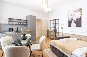 2 عدّة غرف نوم ومكتب ومكواة/لوح كي وواي فاي مجانًا