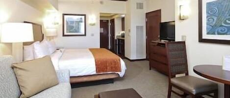 2 عدّة غرف نوم ومكواة/لوح كي وخدمة الإنترنت وملاءات أسرّة