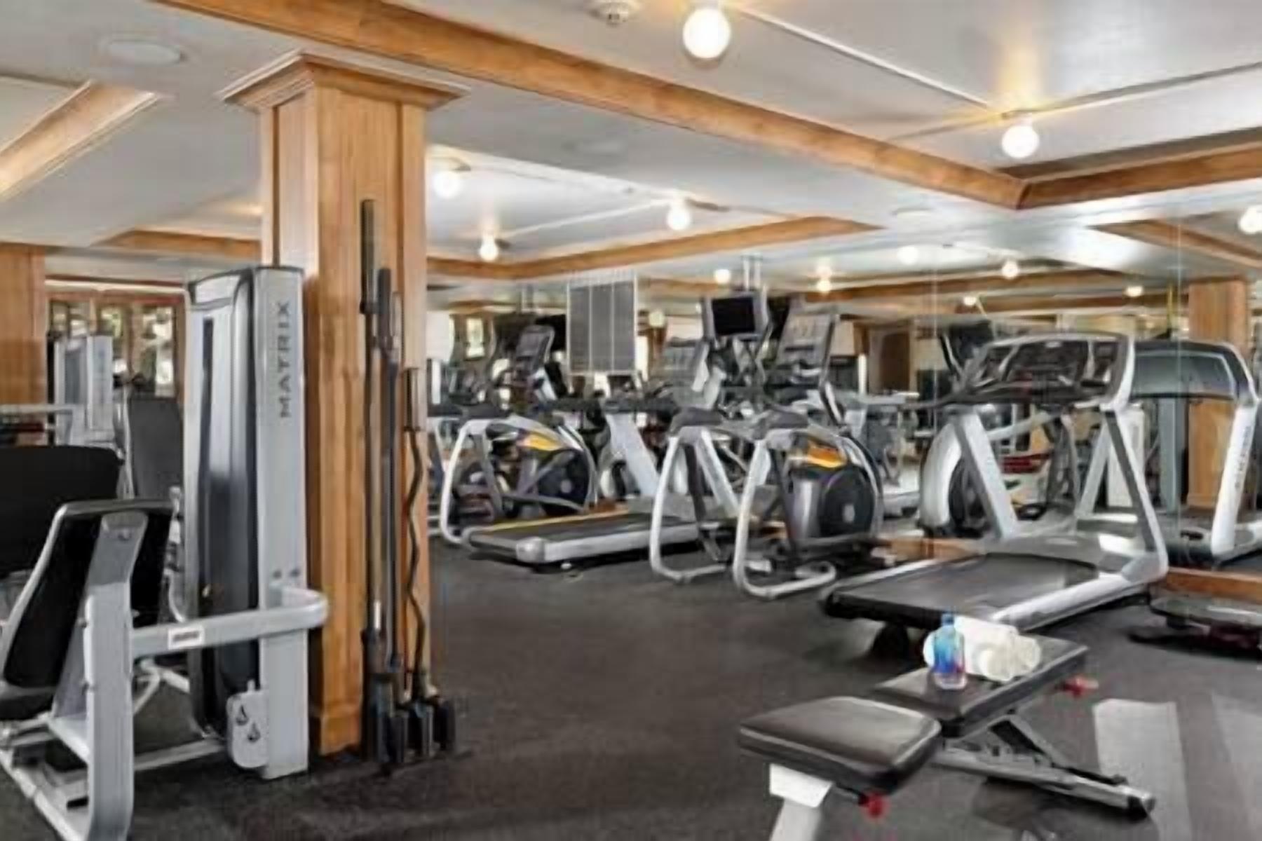 2/2 Newly renovated Aspen Core