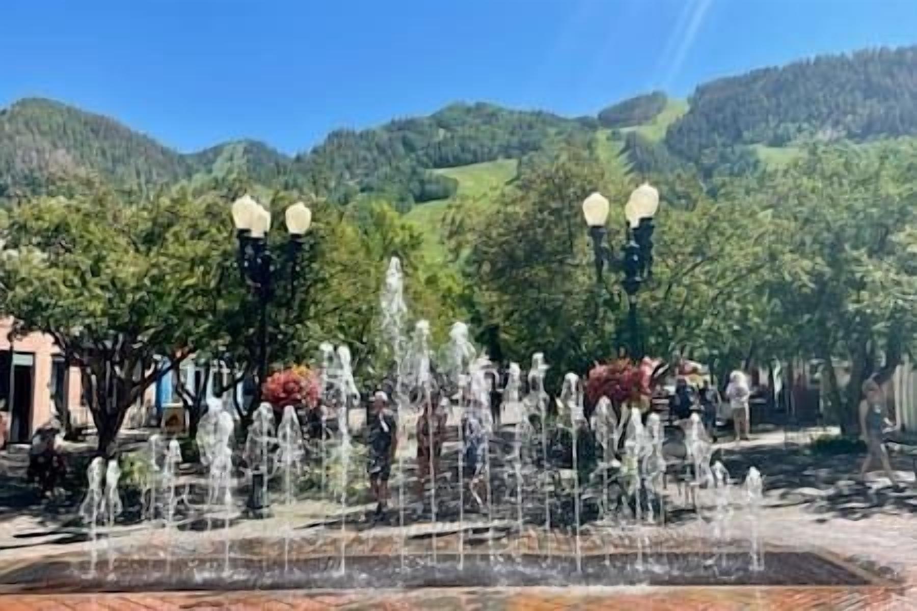 1 Aspen Core condo, Parking, Few Blocks to Gondola
