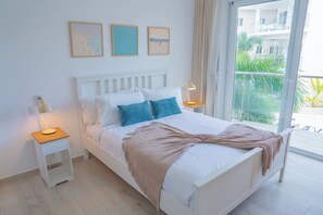 Deluxe-Apartment, 2 Schlafzimmer, Balkon, Poolblick