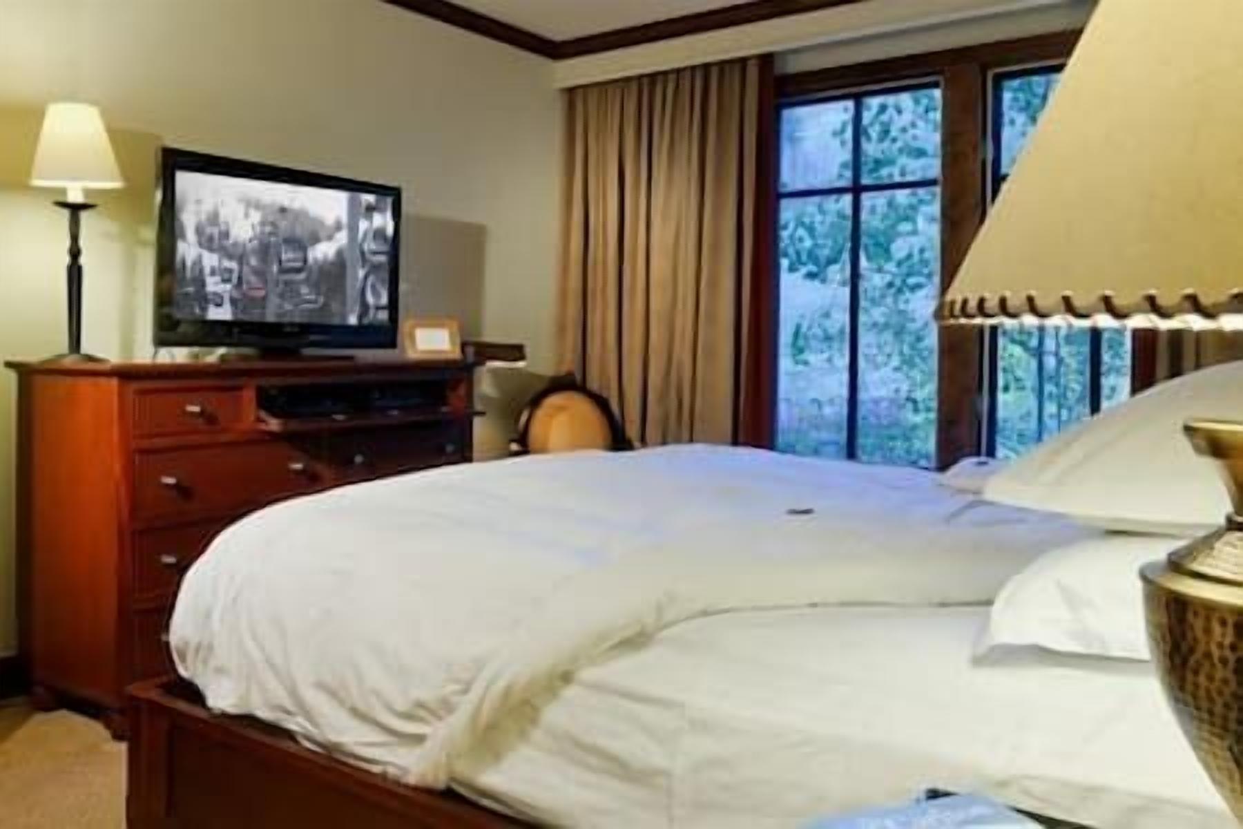 The Ritz Carlton Aspen-2 Bedroom Suite Ski-in!