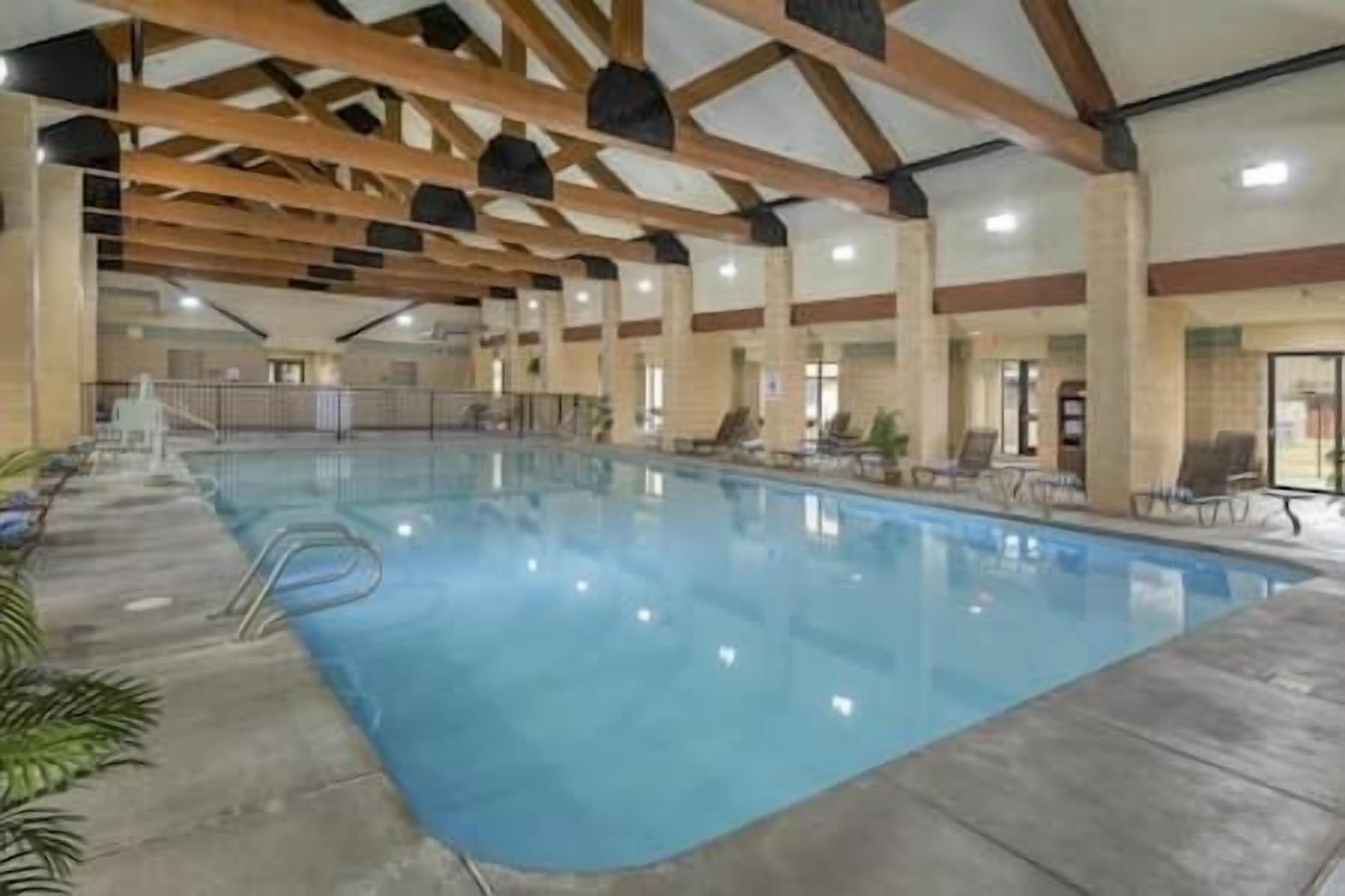 WEST YELLOWSTONE WORLDMARK-2BEDROOM SUITE-BALCONY!