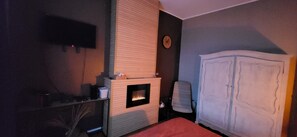 Zimmer, 3 Schlafzimmer, Terrasse, Gartenblick | Zimmerausstattung