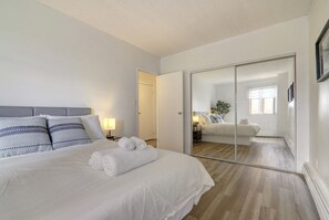 2 bedrooms, desk, iron/ironing board, free WiFi