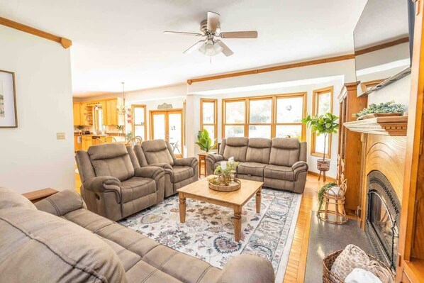 TV, fireplace, video games, offices