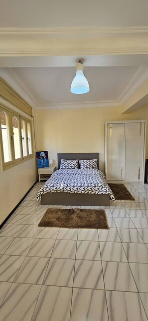 1 chambre, fer et planche Ă repasser, Wi-Fi, draps fournis