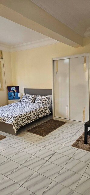 1 chambre, fer et planche Ă repasser, Wi-Fi, draps fournis