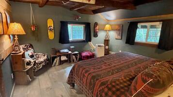 Comfort Single Room, Hill View | Memory foam beds, WiFi (free), bed sheets