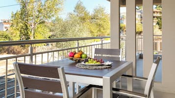 Luxury Suite, Multiple Beds, Accessible, Non Smoking | Balcony