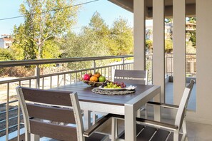 Suite luxueuse, Plusieurs lits, accessible aux personnes à mobilité réduite, non-fumeur | Balcon