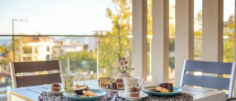 Suite Luxe, plusieurs lits, accessible aux personnes à mobilité réduite, non-fumeur | Vue depuis le balcon