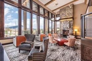 المنشأة من الداخل