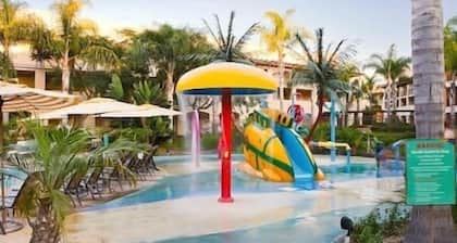 1 Grand Pacific Palasadesn Resort,Hot Tub, Pool