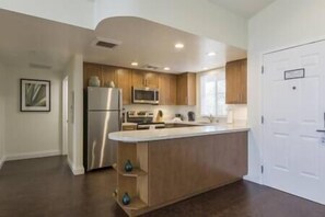 Fridge, microwave, stovetop, coffee/tea maker - 1 Grand Pacific Palasadesn Resort,Hot Tub, Pool (Carlsbad)