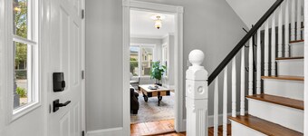 Hygge House Retreat, Spacious downtown Newburyport Living