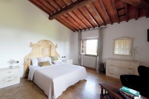 4 Schlafzimmer, Bügeleisen/Bügelbrett, WLAN, Bettwäsche