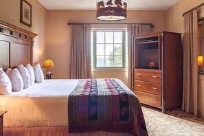 2 عدّة غرف نوم ومكواة/لوح كي وخدمة الإنترنت وملاءات أسرّة