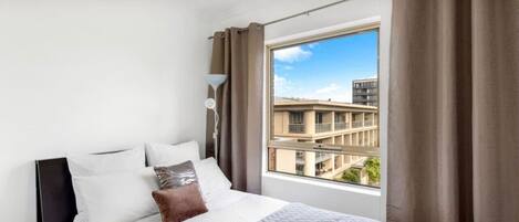 3 室のベッドルーム、デスク、アイロン / アイロン台、WiFi