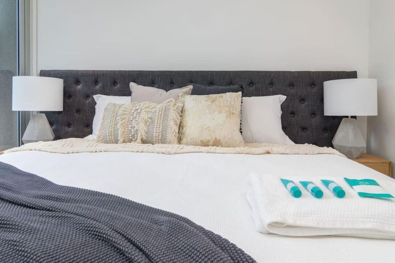 2 bedrooms, desk, iron/ironing board, travel cot