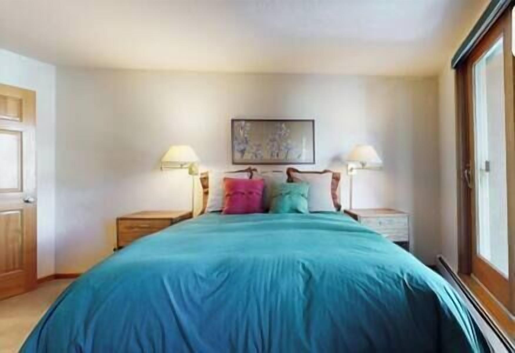 2 Bedrooms, 2 Bathrooms, Snowmas