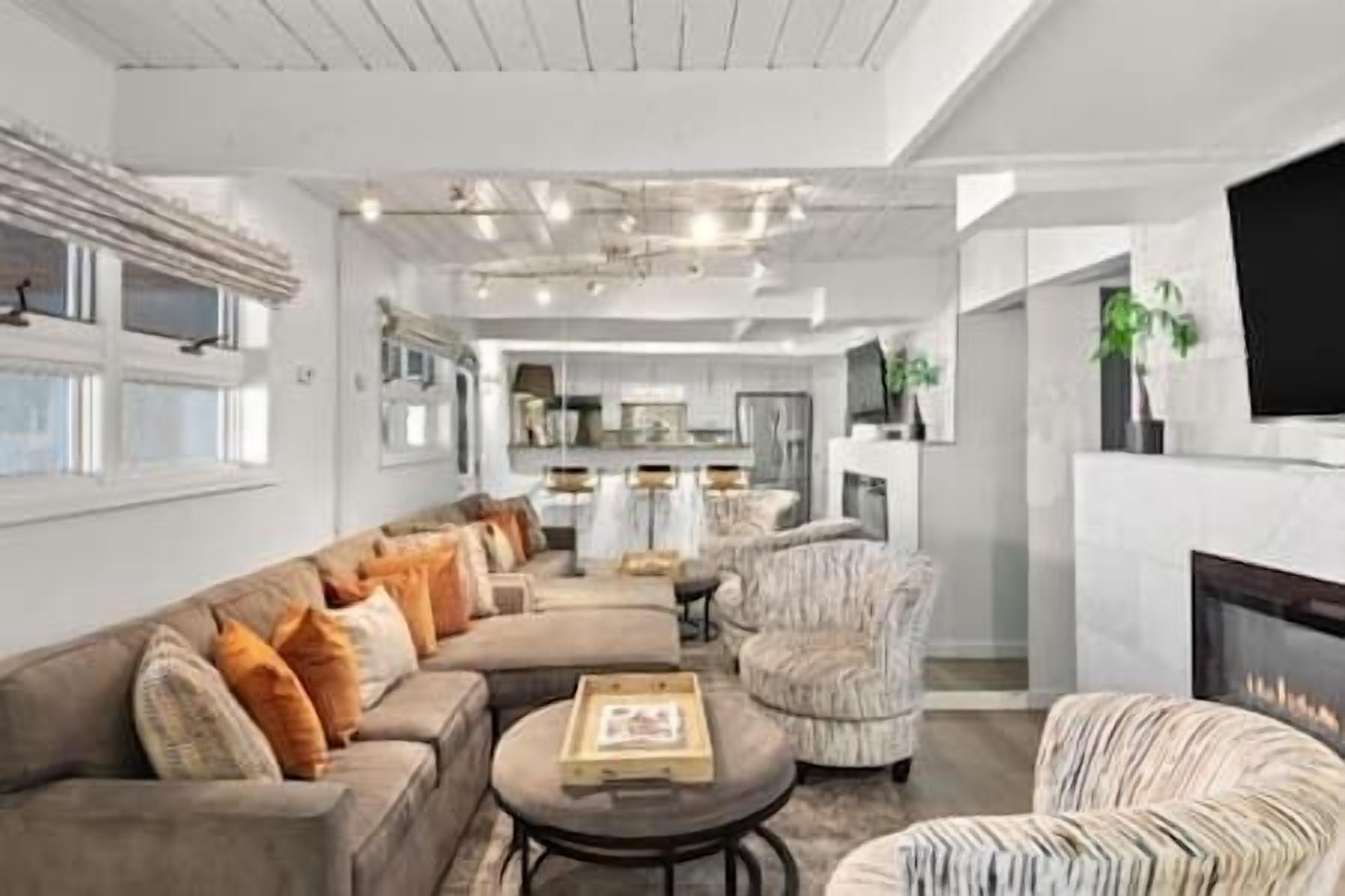 Stylish Remodeled Aspen Core Condo, In Aspen 'Core