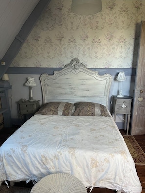 1 bedroom, iron/ironing board, bed sheets