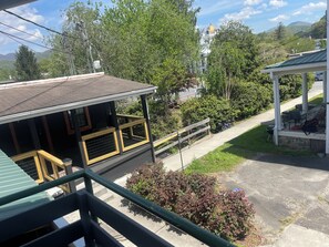 Property grounds - Downtown apartment in the heart of Bryson City! Location, Location, Location!  (Bryson City)