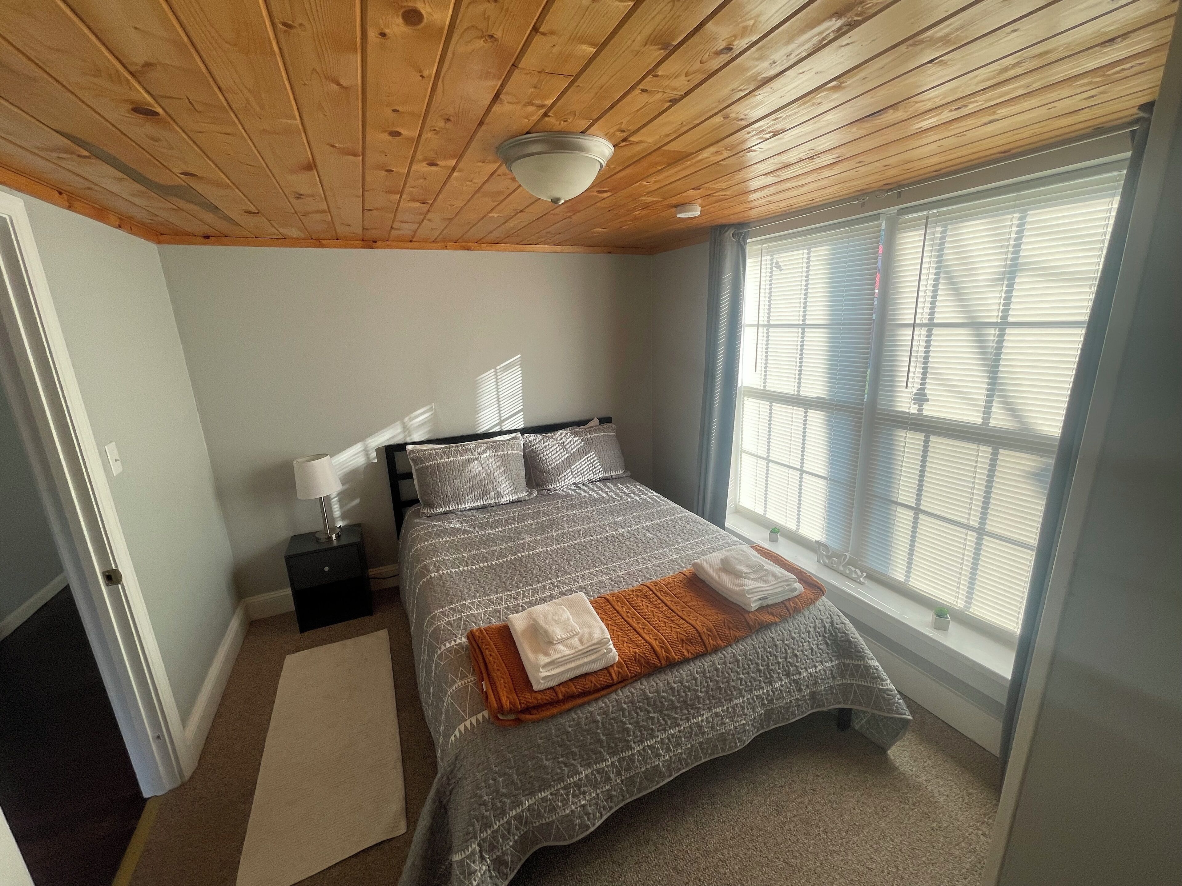 3 chambres, fer et planche à repasser, Wi-Fi gratuit, draps fournis