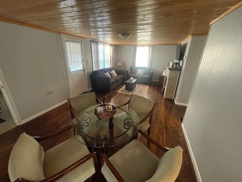 Downtown apartment in the heart of Bryson City! Location, Location, Location! 