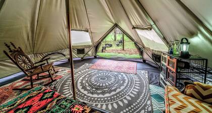 Boho Off-grid Glamping at Honeysuckle Springs