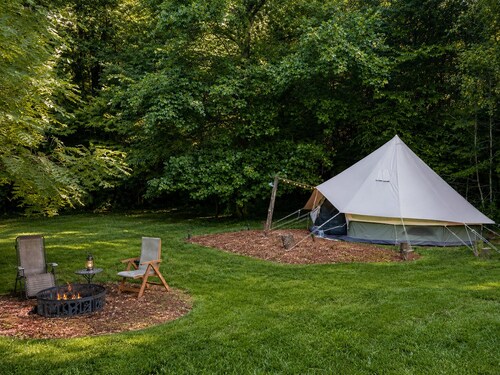 Boho Off-grid Glamping at Honeysuckle Springs