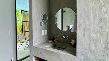 Luxury Suite | Bilik Mandi | Kelengkapan dandanan diri percuma