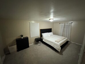 3 chambres, bureau, Wi-Fi gratuit, draps fournis