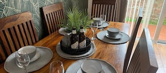 Woodman House- 7 Bed House