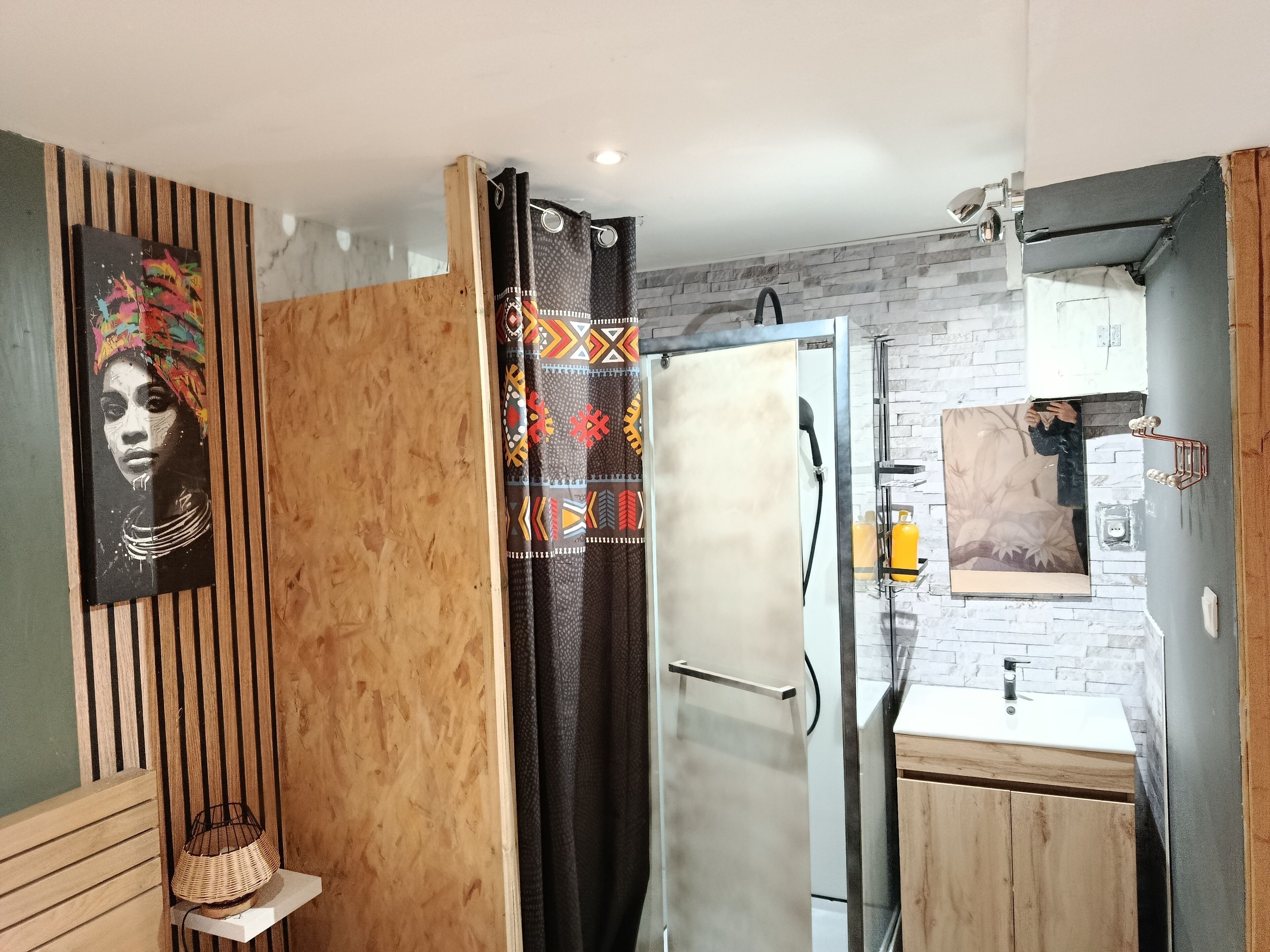 Shower, towels, soap, shampoo