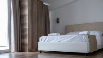 1 bedroom, desk, iron/ironing board, WiFi