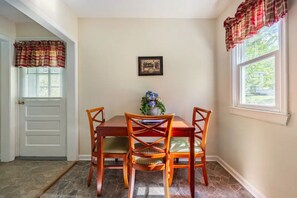 Dining - Pine Grove Retreat (Stanley)