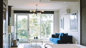 Unclassified image, 3 of 16, button - Polperro Winery Villas - Villa 2 (Red Hill)