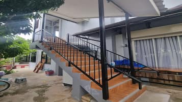 واجهة المنشأة