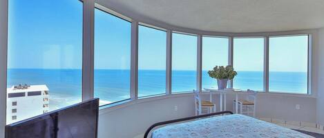 2 habitaciones, tabla de planchar con plancha, cuna de viaje y wifi