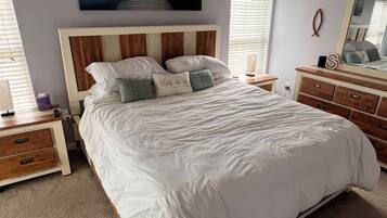 4 habitaciones, tabla de planchar con plancha, wifi y ropa de cama