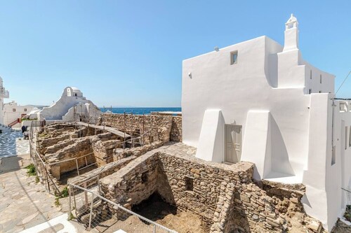 Casa Paraportiani House sea view in the heart of the Old Port mykonos Cityhall