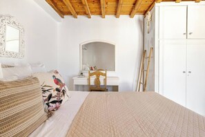 1 slaapkamer, een bureau, een strijkplank/strijkijzer, gratis wifi